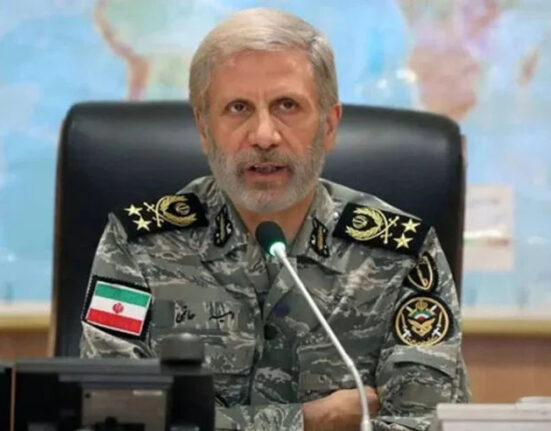 دفاع وطن سے پیچھے نہیں ہٹیں گے، غلامی کا خواب مٹی میں مل جائیگا، ایرانی آرمی چیف کا دوٹو ک اعلان