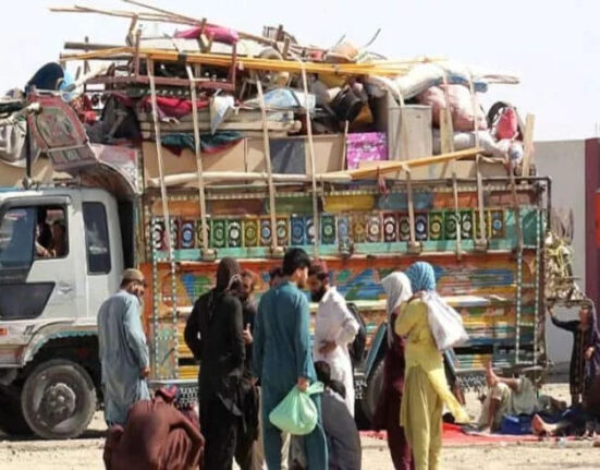 ہزاروں افراد ڈی پورٹ!غیرقانونی مقیم غیر ملکی باشندوں کے انخلا کا عمل مزید تیز