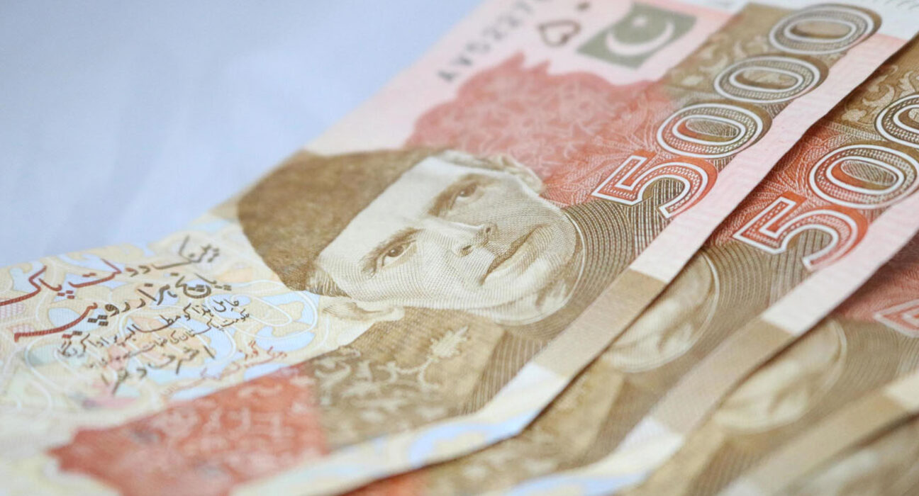 حکومت کا عید پر 5000 روپے کیش عیدی دینے کا اعلان