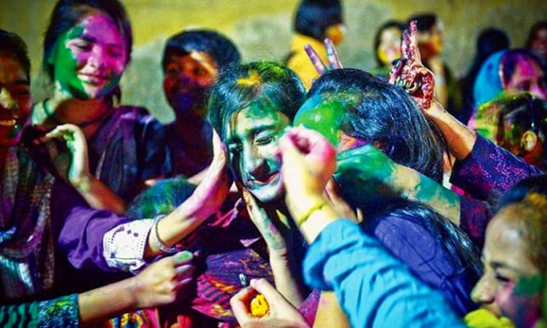 آیت اللہ خامنہ ای کی شہادت، ہندو کمیونٹی نے ہولی کا تہوار منسوخ کرنے کا اعلان کردیا