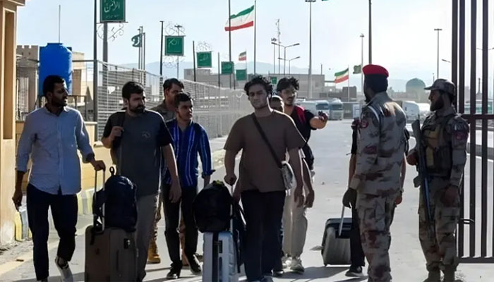 ایران کی بگڑتی صورتحال!پاکستانی شہریوں کی ہنگامی وطن واپسی شروع