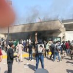 کراچی میں مظاہرین کی امریکی قونصلیٹ میں داخلے کی کوشش، فائرنگ سے 6 افراد جاں بحق، متعدد زخمی