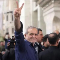 بڑے اسلامی ملک نے ایرانی سفیر کو ناپسندیدہ شخصیت قرار دیکر ملک سے نکلنے کا حکم دیدیا