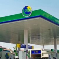 لگژری گاڑیوں کے فیول پر لیوی میں 200 روپے فی لیٹر اضافہ، نوٹیفکیشن جاری