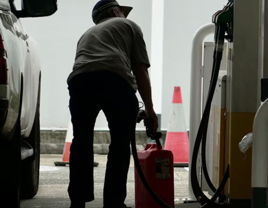 گھر میں 4 لیٹر پیٹرول ذخیرہ کرنے کے جرم میں شہری کو قید کی سزا