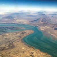 آبنائے ہرمز سے ایک بوند تیل نہیں جانے دیں گے: ایرانی پاسداران انقلاب کا اعلان