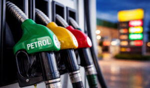 پیٹرولیم مصنوعات کی قیمتیں 15 دنوں کی بجائے ہفتہ وار طے کرنے کی تجویز