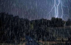 عید سے پہلے موسم کا رنگ بدل گیا! گرج چمک کے ساتھ بارش کی پیشگوئی