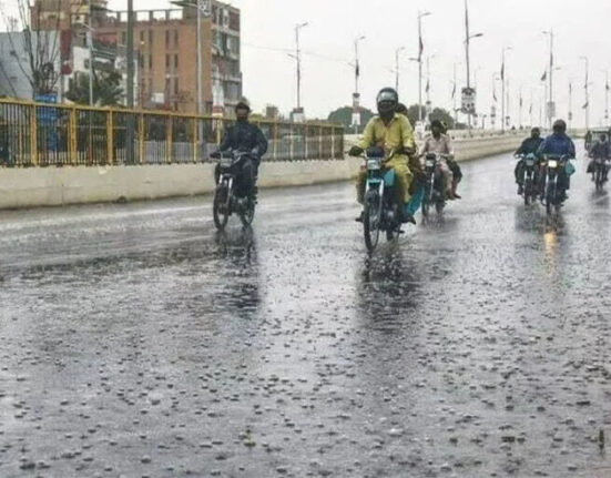 بارشوں کا نیا سسٹم داخل، آج ملک کے کونسے شہروں میں بادل برسیں گے؟ محکمہ موسمیات نے پیشگوئی کردی