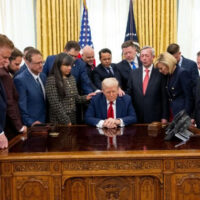 ٹرمپ کے لیے وائٹ ہاؤس کے اوول آفس میں خصوصی دعا