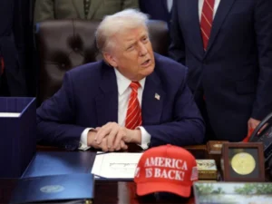 ایران کے ساتھ مستقل معاہدہ چاہتے ہیں، ٹرمپ کا ڈیل کی صورت میں آبنائے ہرمز کھولنے کا اعلان