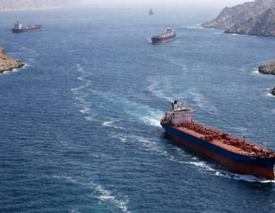 پاکستانی جہازوں کیلیے آبنائے ہرمز کھلی ہے