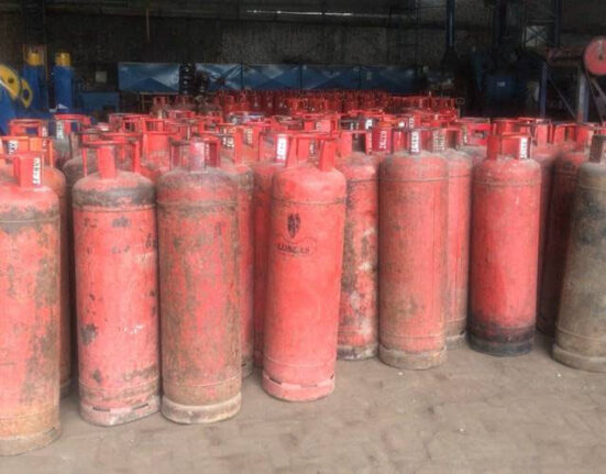 ایل پی جی کی قیمتوں میں ہوشربا اضافہ، کراچی میں 450روپے فی کلو میں فروخت ہونے لگی