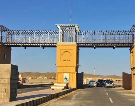 مشرقِ وسطیٰ کی صورت حال کے تناظر میں پاکستان نے پاک ایران سرحد کھول دی