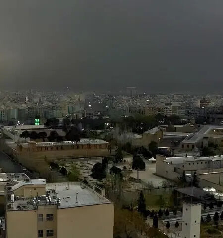 تہران میں تیل کی بارش، دھویں سے دن رات میں بدل گیا