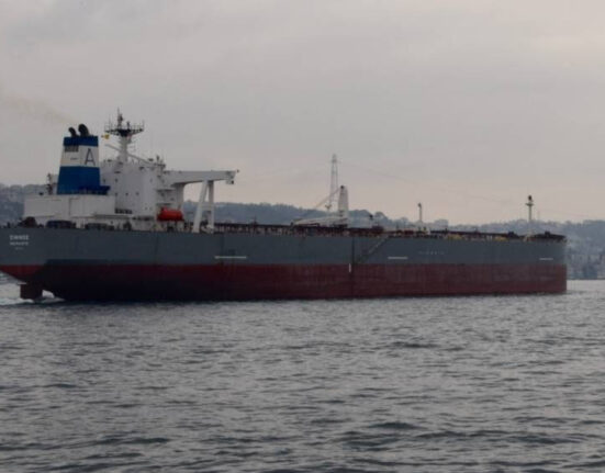 وہی ہوا جس کا خدشہ تھا! کویت بحری جہاز نشانہ بن گئے، کتنے لاکھ بیرل تیل لے جا رہے تھے؟ تفصیلات منظر عام پر آ گئیں