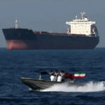 پاکستان کے خام تیل سے لدے آئل ٹینکر نے آبنائے ہرمز عبور کرلیا