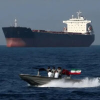 پاکستان کے خام تیل سے لدے آئل ٹینکر نے آبنائے ہرمز عبور کرلیا