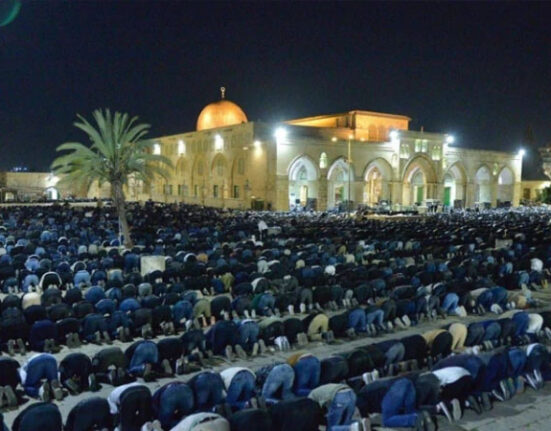 کویت میں تراویح اجتماعات اور قطر میں افطار تقریبات پر پابندی؛ ورک فرام ہوم کا اعلان