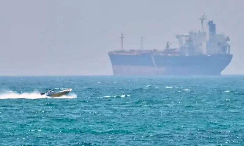 ایرانی حملے کی زد میں آنیوالے بھارتی بحری جہاز کے کپتان کی خوف کے عالم میں چیخیں، ویڈیو نے بہادری کے دعوؤں کا پول کھول دیا