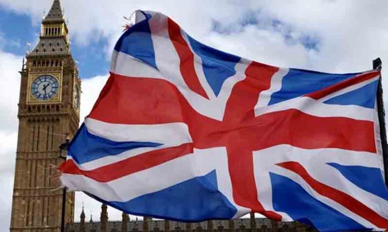 برطانیہ کا افغان مہاجرین کی واپسی پرغور، طالبان سے رابطوں کا انکشاف