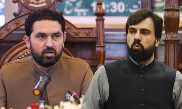 50 فالورز ہیں بکواس کرتا ہے، صحافی کے سہیل آفریدی سے سوال پر شاہد خٹک آپے سے باہر ہوگئے