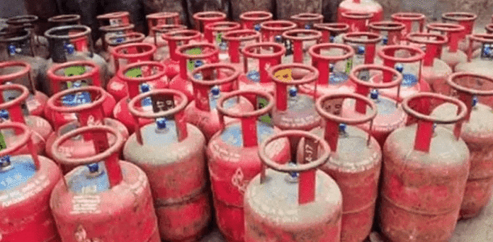 سپلائی متاثر یا کچھ اور؟ ایل پی جی قیمتوں میں مزید اضافے کا خدشہ بڑھ گیا