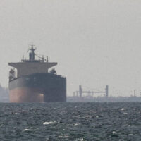 دو پاکستانی جہازوں کو آبنائے ہرمز پہنچنے کے بعد اچانک واپس بھیج دیا گیا