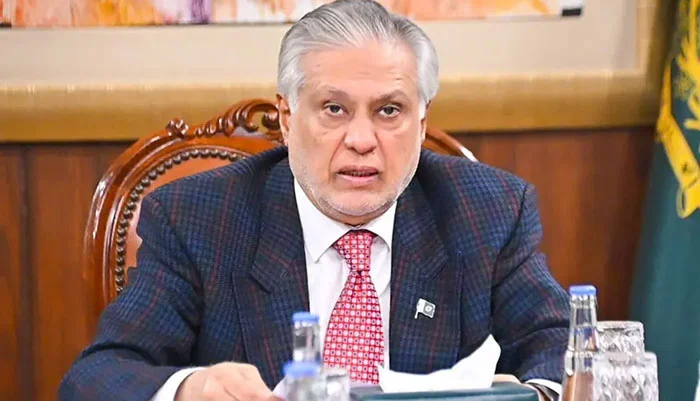 صدر ٹرمپ کے محفوظ رہنے کا سن کر اطمینان ہوا، اسحاق ڈار کی واشنگٹن فائرنگ واقعے کی مذمت