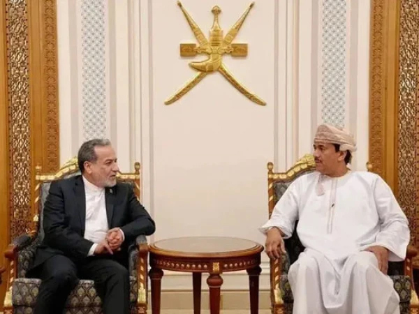 دورۂ پاکستان کے بعد ایرانی وزیر خارجہ عمان پہنچ گئے