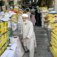 عوام پر مہنگائی کا ایک اور وار،گھی، آٹا اور تیل کی قیمتیں پھر بڑھ گئیں