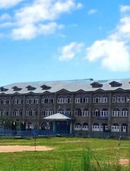 کشمیری مسلمانوں کی معروف قدیمی درسگاہ پر بھارتی حکام کا بڑا اقدام، جامعہ سراج العلوم بند، اثاثے ضبط کرنے کا حکم
