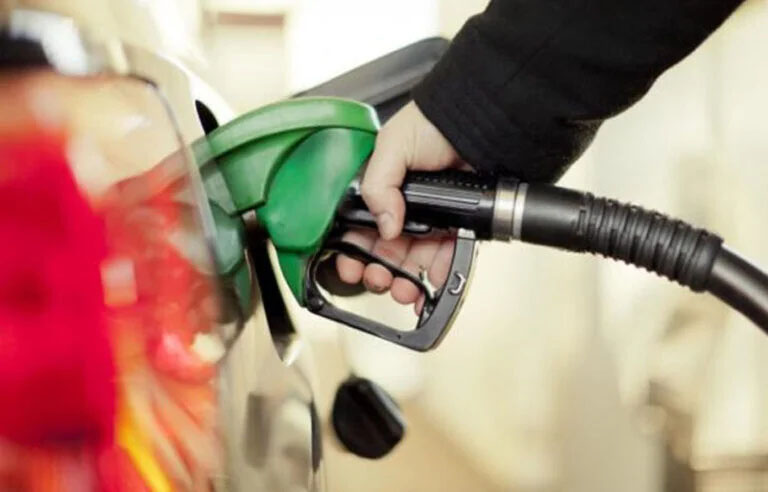 ایران،امریکا مذاکرات کے بعد پیٹرولیم مصنوعات کی قیمتوں میں بڑی کمی کا امکان