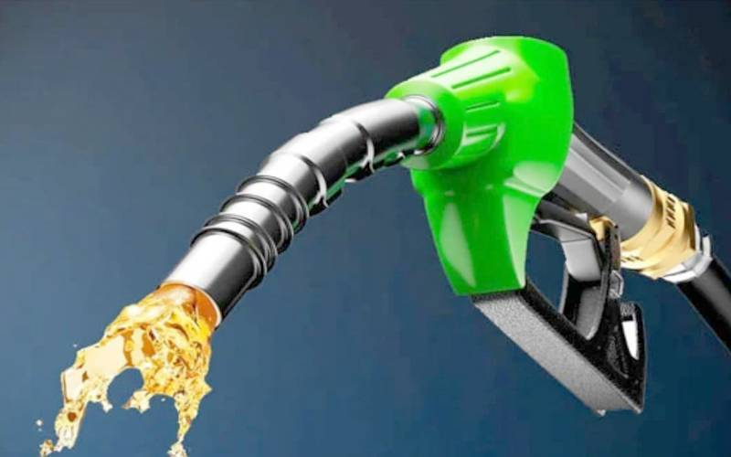 پیٹرول اور ڈیزل کتنا مہنگا ہونے کا امکان! بالآخرشہریوں کیلئے بڑی خبر آگئی