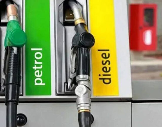 چین نے ناممکن کو ممکن بنا دیا، ساری دنیا میں پیٹرول مہنگا ، لیکن چین نے پیٹرول کی قیمتوں میں مزید کمی کا اعلان کر دیا