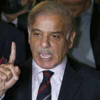 فیلڈمارشل سید عاصم منیرکئی راتیں جاگتے رہیں،ایرانی اور امریکی لیڈرشپ کے ساتھ رابطے میں رہے،وزیراعظم شہباز شریف