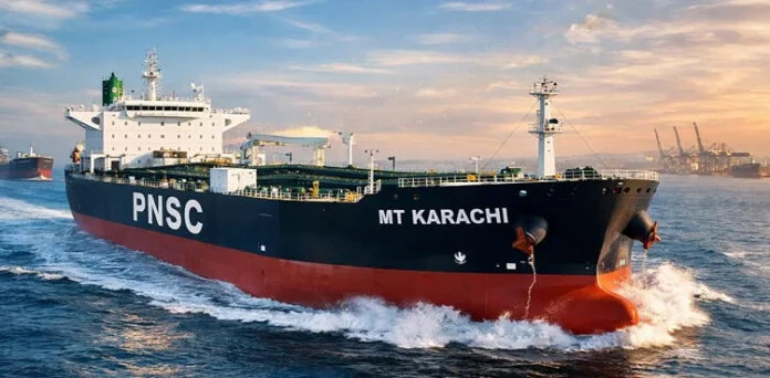 پیٹرول بحران کا خطرہ ٹل گیا، پی این ایس سی کا جہاز ہزاروں میٹرک ٹن تیل لے کر پاکستان پہنچ گیا