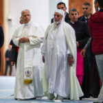 پوپ لیو کا جوتے اتار کر الجزائر میں جامع مسجد کا دورہ، باہمی احترام اور امن قائم کرنے پر زور