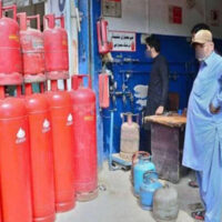 غریب کی زندگی مزید مشکل!ایل پی جی کی فی کلو قیمت 500 روپے کی ریکارڈ سطح تک پہنچ گئی