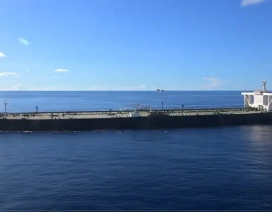 امریکی فوج نے ایرانی تیل سے منسلک آئل ٹینکر قبضے میں لے لیا