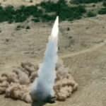 آرمی راکٹ فورس کمانڈ کا مقامی طور پر تیار کردہ فتح-2 میزائل کا کامیاب تجربہ