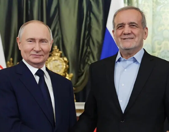 صدر پیوٹن کا ایرانی صدر کو فون، مشرقِ وسطیٰ میں امن کے لیے ثالثی کی پیشکش