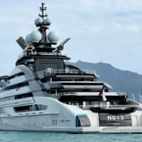 روسی سُپر یاٹ نے امریکی ناکہ بندی توڑ دی: آبنائے ہرمز سے بحفاظت گزرنے پر عالمی میڈیا میں ہلچل