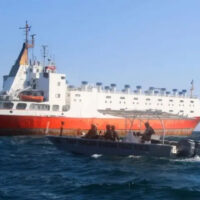 پاکستانیوں کیلئے بری خبرآگئی ،صومالیہ کے قریب بحری قزاقوں کا آئل ٹینکر پر حملہ، یرغمالیوں میں 11 پاکستانی بھی شامل