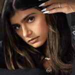 اسرائیل میرے ہی ٹیکس کے پیسوں سے میرے ملک لبنان پر آگ برسا رہا ہے! آخر یہ ظلم کب رکے گا؟میا خلیفہ