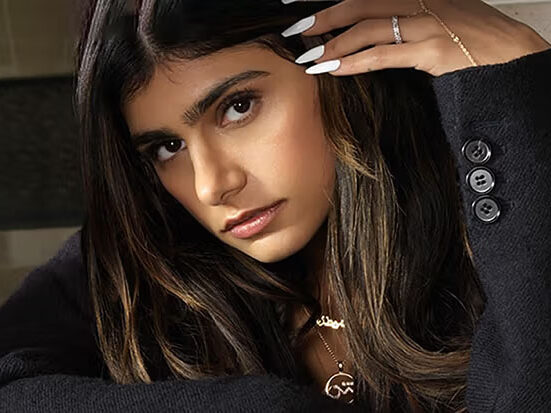 اسرائیل میرے ہی ٹیکس کے پیسوں سے میرے ملک لبنان پر آگ برسا رہا ہے! آخر یہ ظلم کب رکے گا؟میا خلیفہ