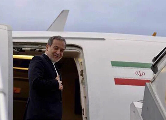 ایرانی وزیر خارجہ عباس عراقچی وفد کے ساتھ پاکستان سے روانہ ہوگئے