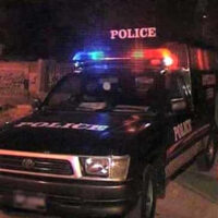 افغان باشندوں کے خلاف سرچ آپریشن کے دوران پولیس سے ہاتھا پائی، 4 اہلکار شدید زخمی