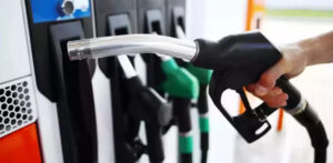 پیٹرول کتنے روپے سستا ہوگا؟ وزیراعظم نے عوام کو خوشخبری سنا دی