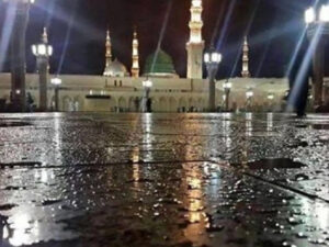 مدینہ منورہ میں باران رحمت، مسجد نبویؐ اور گنبدِ خضریٰ کے دلکش مناظر نے روح کو معطر کر دیا